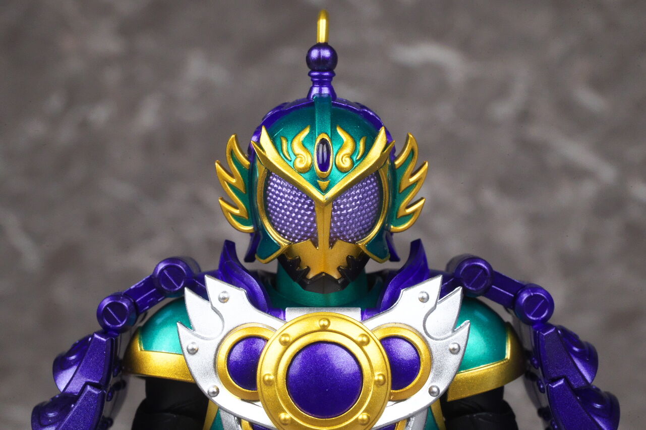 S.H.フィギュアーツ（真骨彫製法） 仮面ライダー龍玄 ブドウアームズ