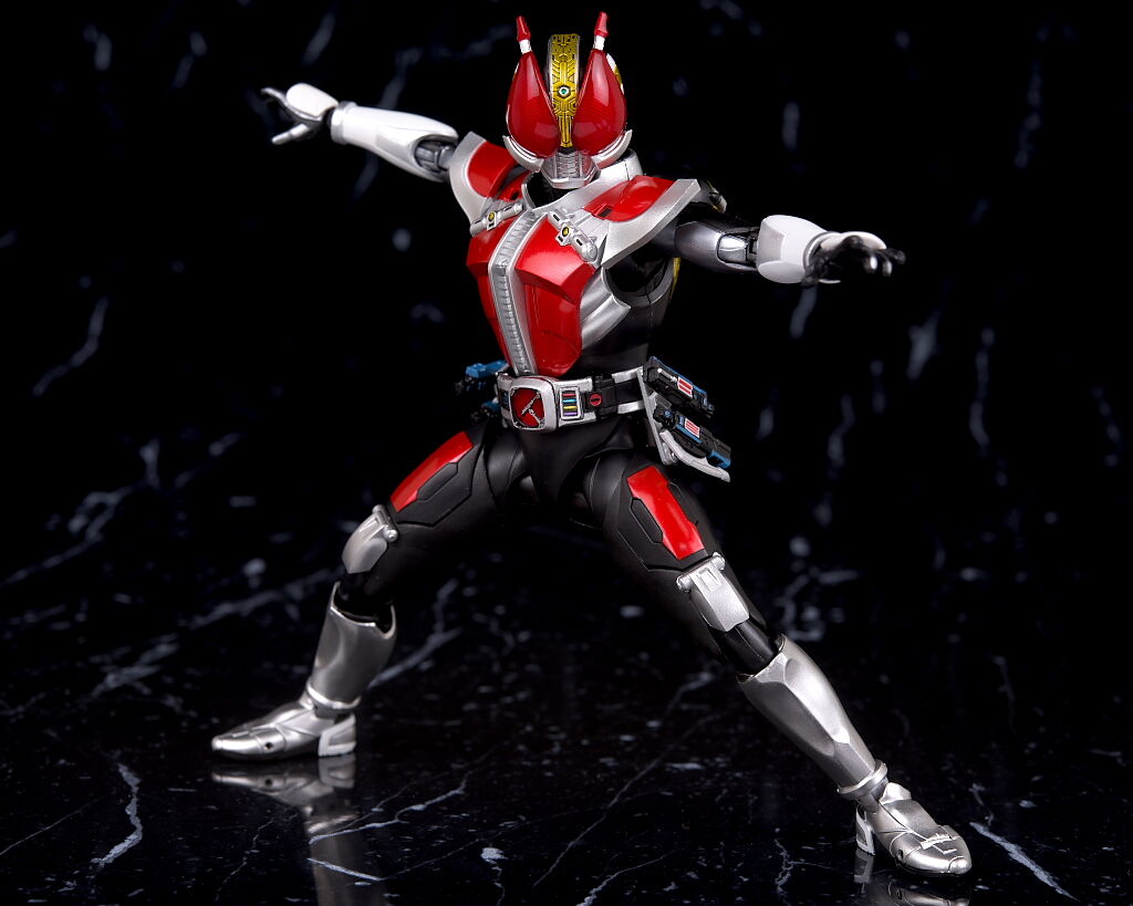 早い者勝ち！　新品・未開封　フィギュアーツ　仮面ライダー電王　真骨彫製法