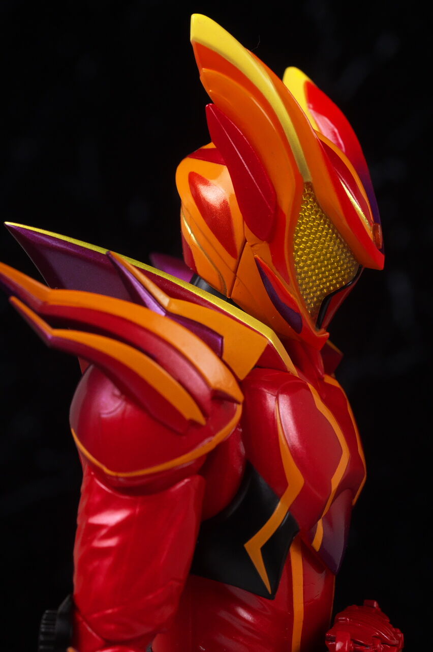 S.H.フィギュアーツ 仮面ライダーガヴ アメイジングミフォーム