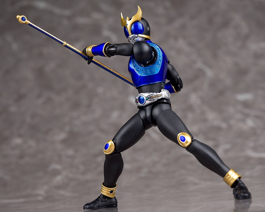 S.H.Figuarts（真骨彫製法） 仮面ライダークウガ　ドラゴンフォーム