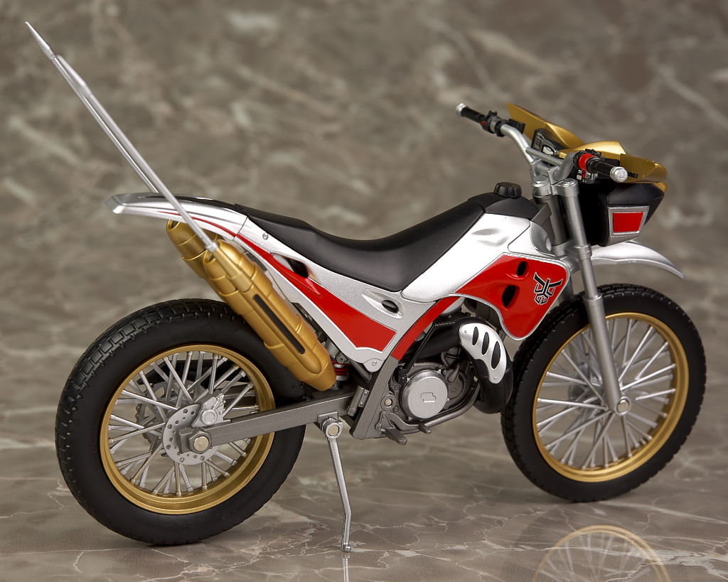 S.H.フィギュアーツ トライチェイサー2000 レビュー : はっちゃか