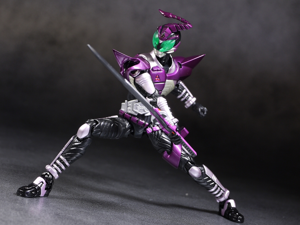 S.H.フィギュアーツ 仮面ライダーサソード レビュー : はっちゃか