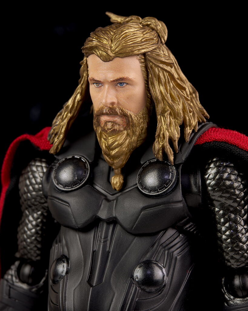 ソー　アベンジャーズ エンドゲーム　1/6フィギュア Amazon.co.jp: 【ムービー・マスターピース】『アベンジャーズ