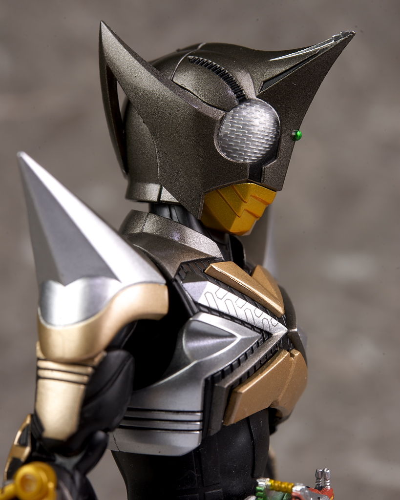 真骨彫 キックホッパー パンチホッパー S.H.Figuarts（真骨彫製法） 仮面ライダーパンチホッパー | 魂ウェブ