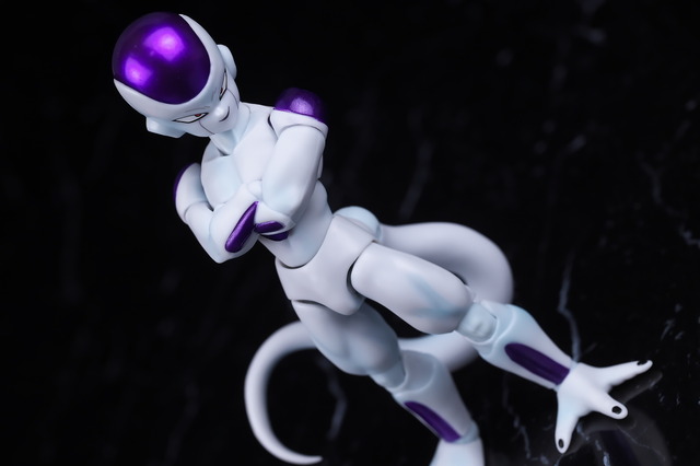 S.H.フィギュアーツ フリーザ 第四形態 レビュー : はっちゃか
