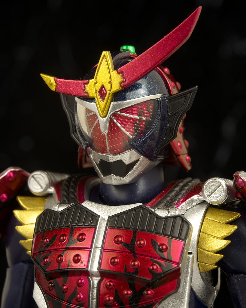 S.H.フィギュアーツ 仮面ライダー武神鎧武 レビュー : はっちゃか