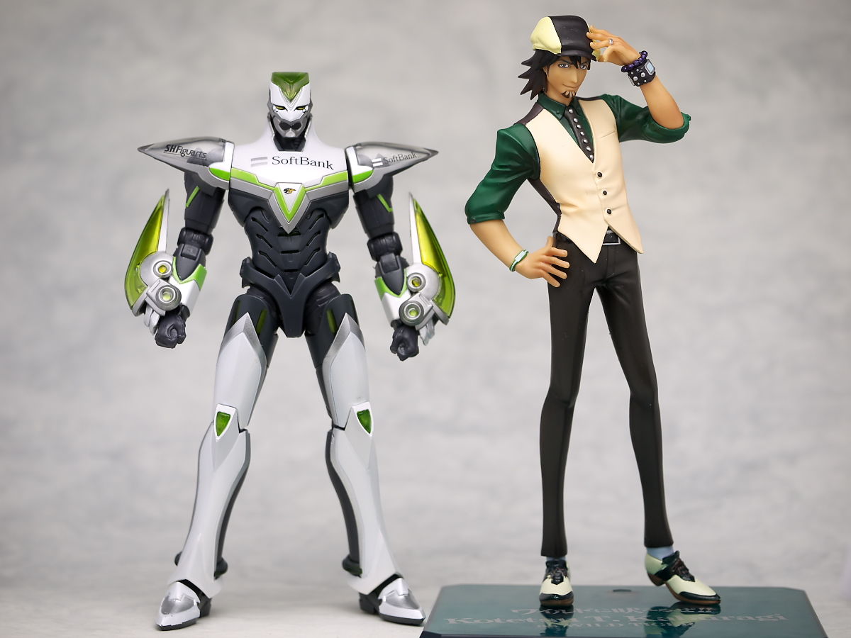 Amazon.co.jp: フィギュアーツZERO 鏑木・T・虎徹 アイパッチVer