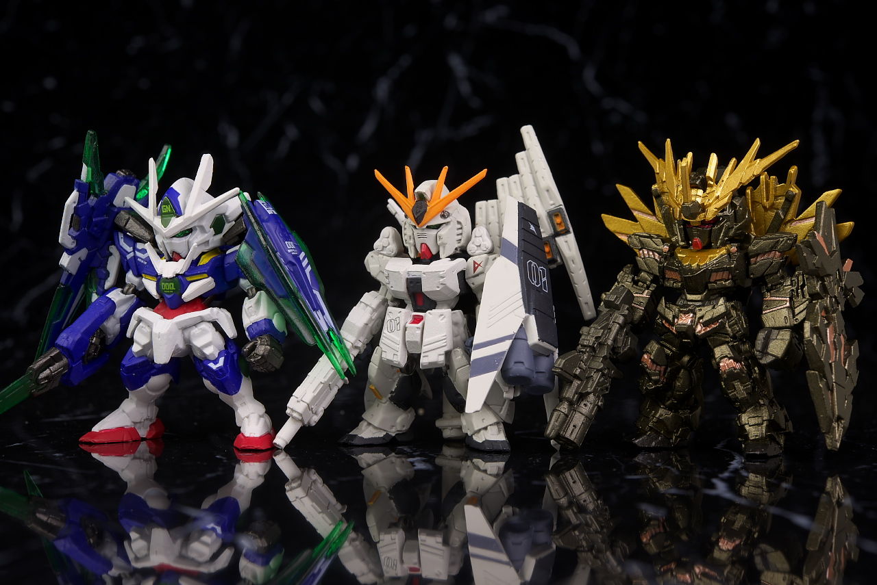 FW GUNDAM CONVERGE：CORE νガンダム（HWS)／バンシィ・ノルン