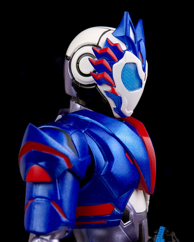 BANDAI - 新品　shフィギュアーツ　仮面ライダーバルカン　シューティングウルフ S.H.Figuarts 仮面ライダーバルカン シューティングウルフ | 魂