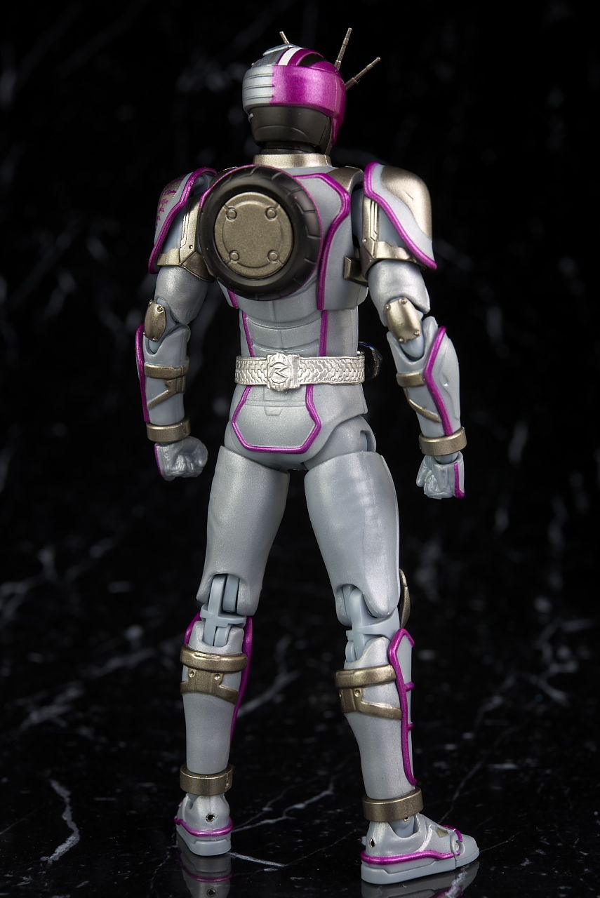 Amazon.co.jp: S.H.フィギュアーツ 仮面ライダーチェイサー(魂