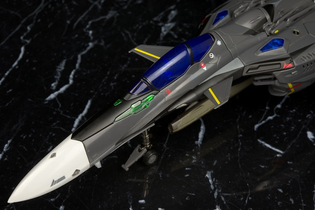DX超合金 YF-29 デュランダルバルキリー (オズマ機) レビュー DX超合金 YF-29 デュランダルバルキリー (オズマ機) レビュー