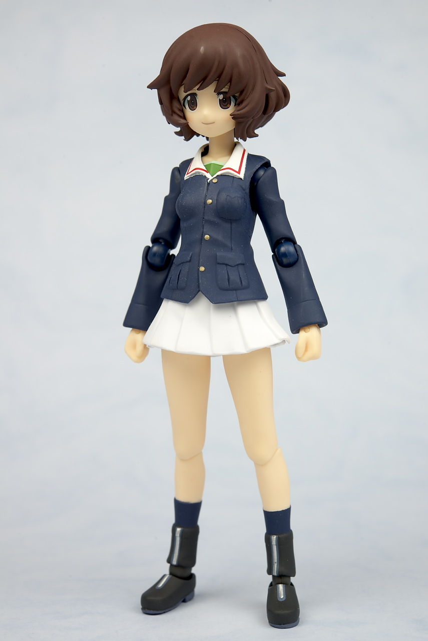 figma ガールズ&パンツァー 秋山優花里　フィギュア Amazon.co.jp: figma ガールズ&パンツァー 劇場版 秋山優花里