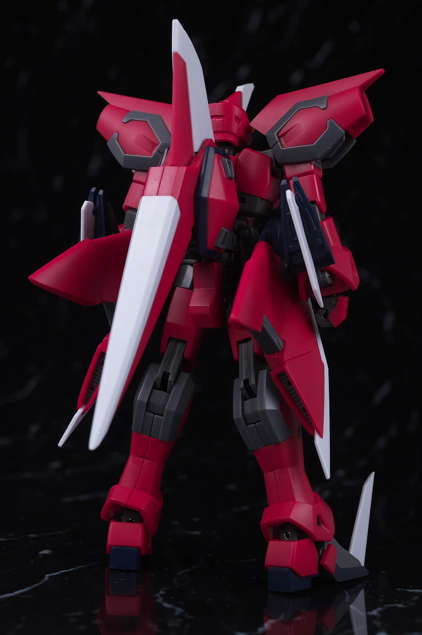 最大の特徴であるMA形態を再現！『機動戦士ガンダムSEED