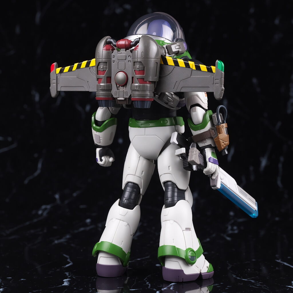 S.H.フィギュアーツ バズ・ライトイヤー (アルファ・スーツ) Amazon | TAMASHII NATIONS S.H.フィギュアーツ バズ・ライト