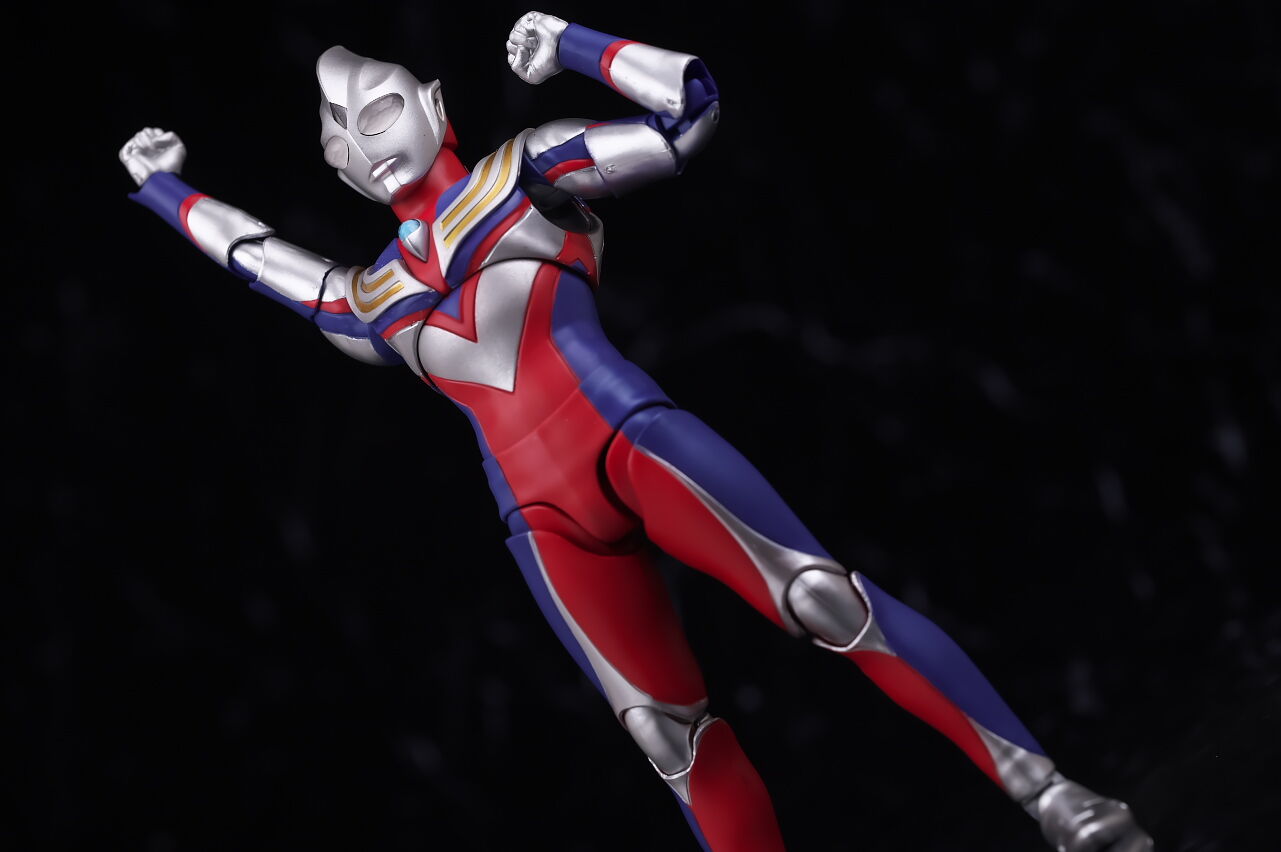 S.H.Figuarts 真骨彫製法 ウルトラマンティガ マルチタイプ