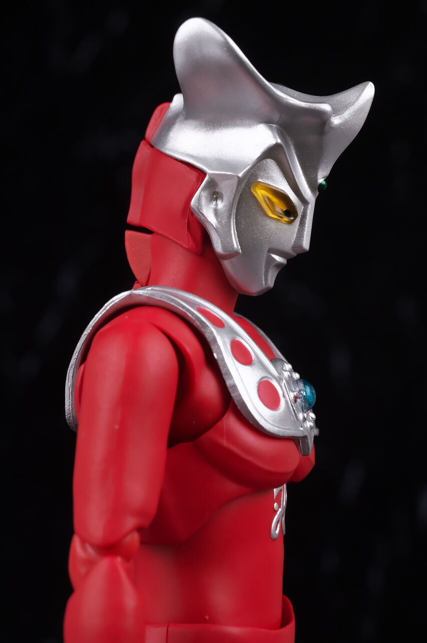 【新品・未開封】S.H.Figuarts ウルトラマンレオ