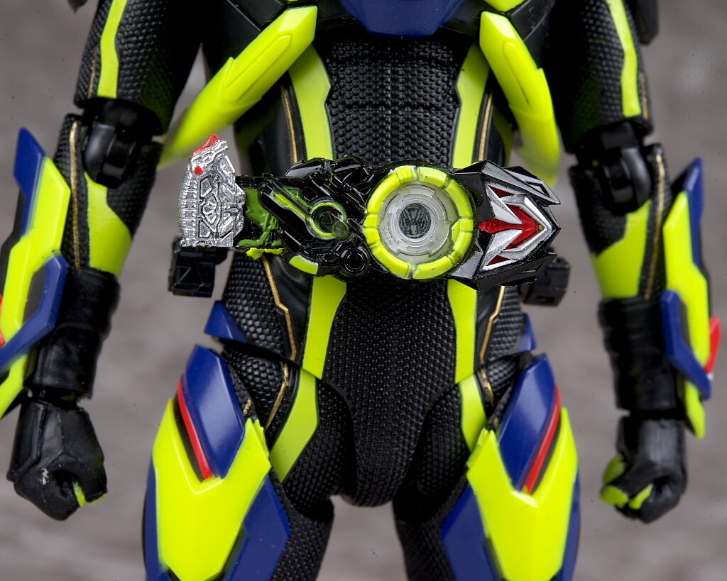 S.H.フィギュアーツ 仮面ライダーゼロワン シャイニングアサルト
