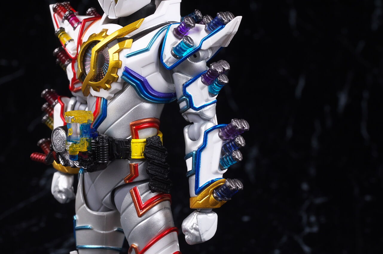 S.H.フィギュアーツ 仮面ライダービルド ジーニアスフォーム