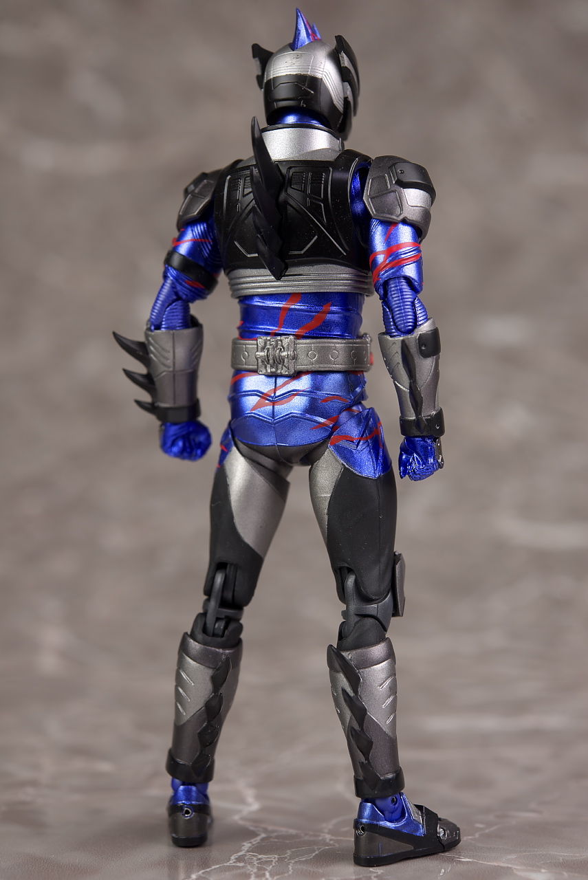 S.H.フィギュアーツ 仮面ライダーアマゾンズ　オメガ・アルファ・ネオ Amazon.co.jp: 【Amazon.co.jp限定】 TAMASHII NATIONS S.H.