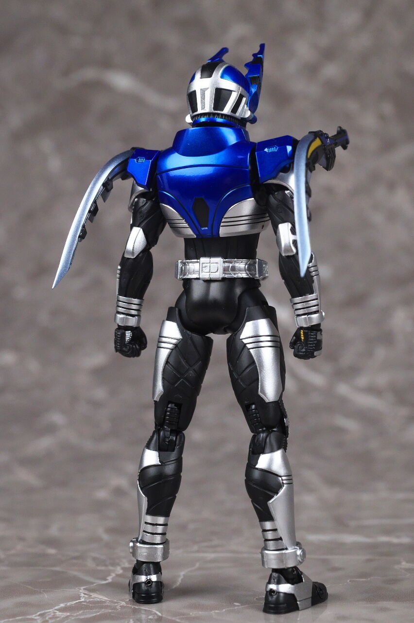 S.H.フィギュアーツ （真骨彫製法） 仮面ライダーガタック