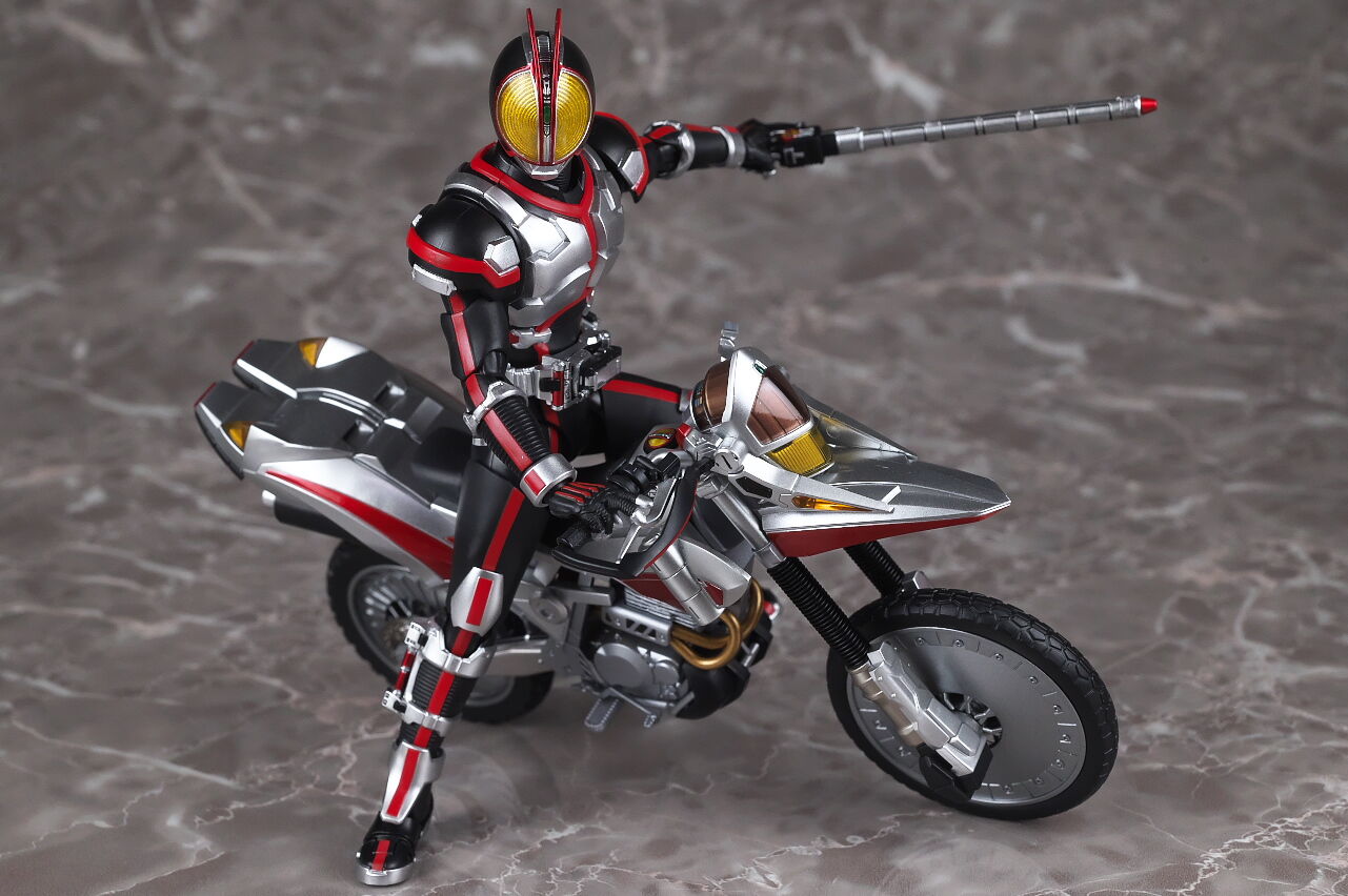 S.H.フィギュアーツ オートバジン(ビークルモード)レビュー S.H.フィギュアーツ オートバジン(ビークルモード)レビュー