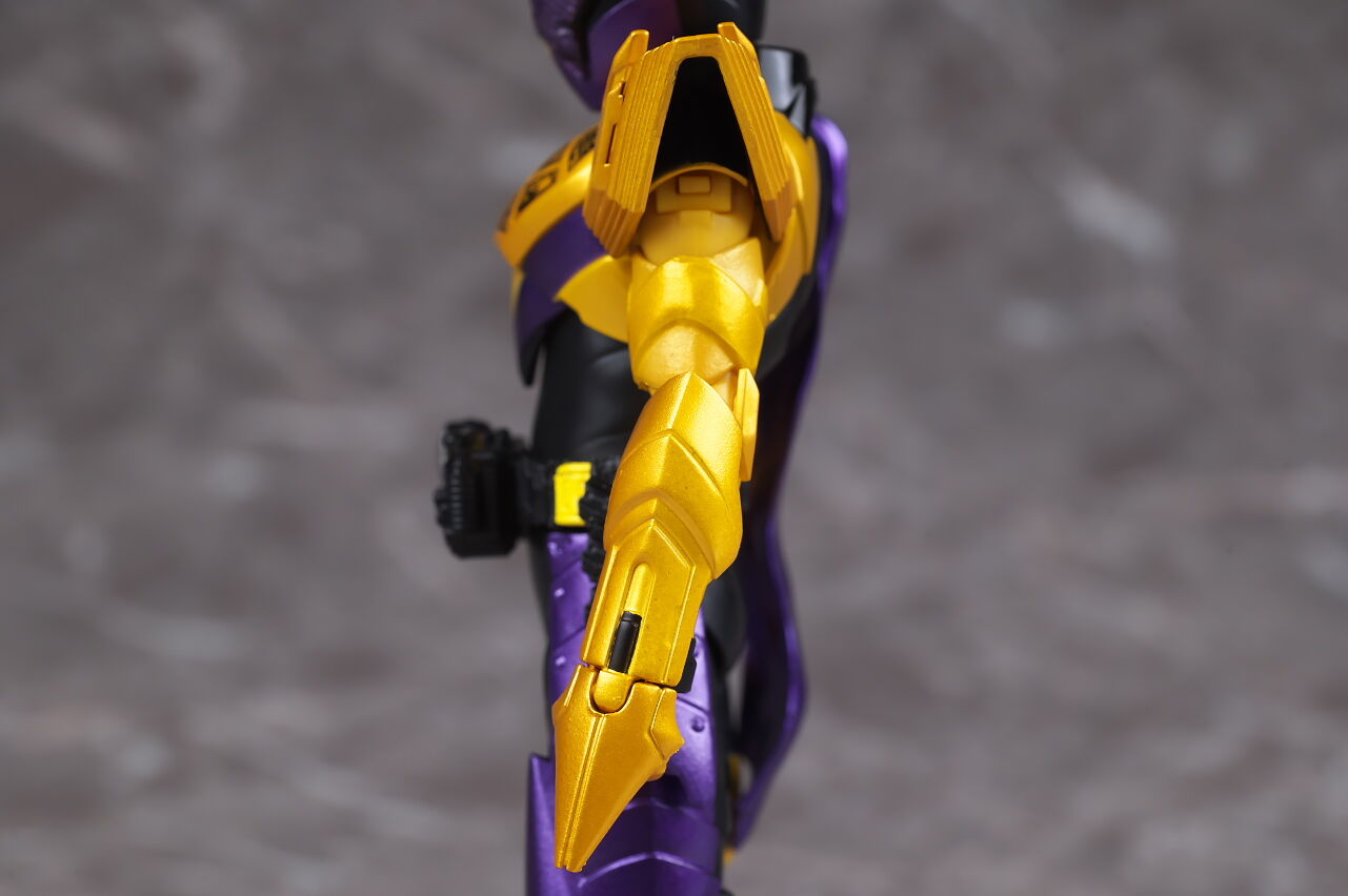 S.H.フィギュアーツ 仮面ライダービルド ニンニンコミック S.H.フィギュアーツ 仮面ライダービルド ニンニンコミック