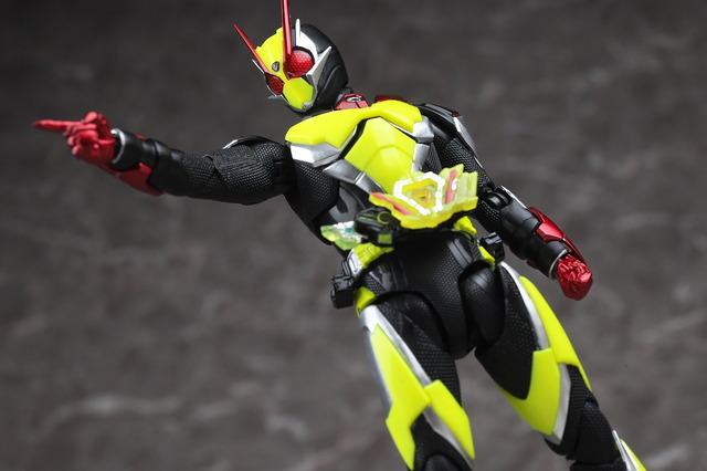 S.H.Figuarts 仮面ライダーゼロツー(胸部交換済)