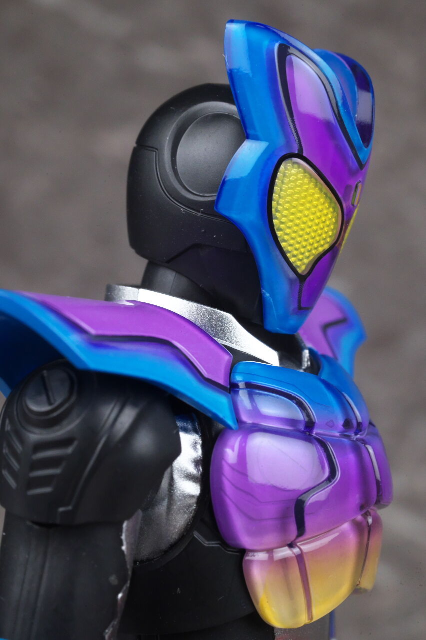 仮面ライダーがヴ フィギュアーツ 仮面ライダーガヴ ヴァレン フィギュ