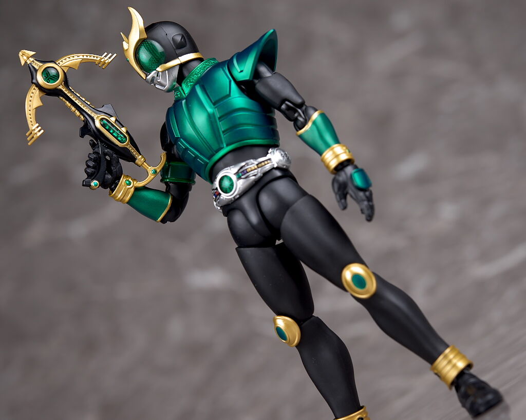 真骨彫 S.H.Figuarts 仮面ライダークウガ ドラゴン ペガサス