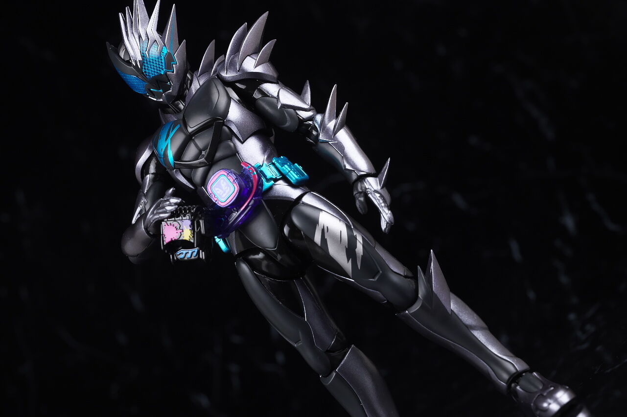 S.H.Figuarts 仮面ライダージャックリバイス イーヴィルトリガー