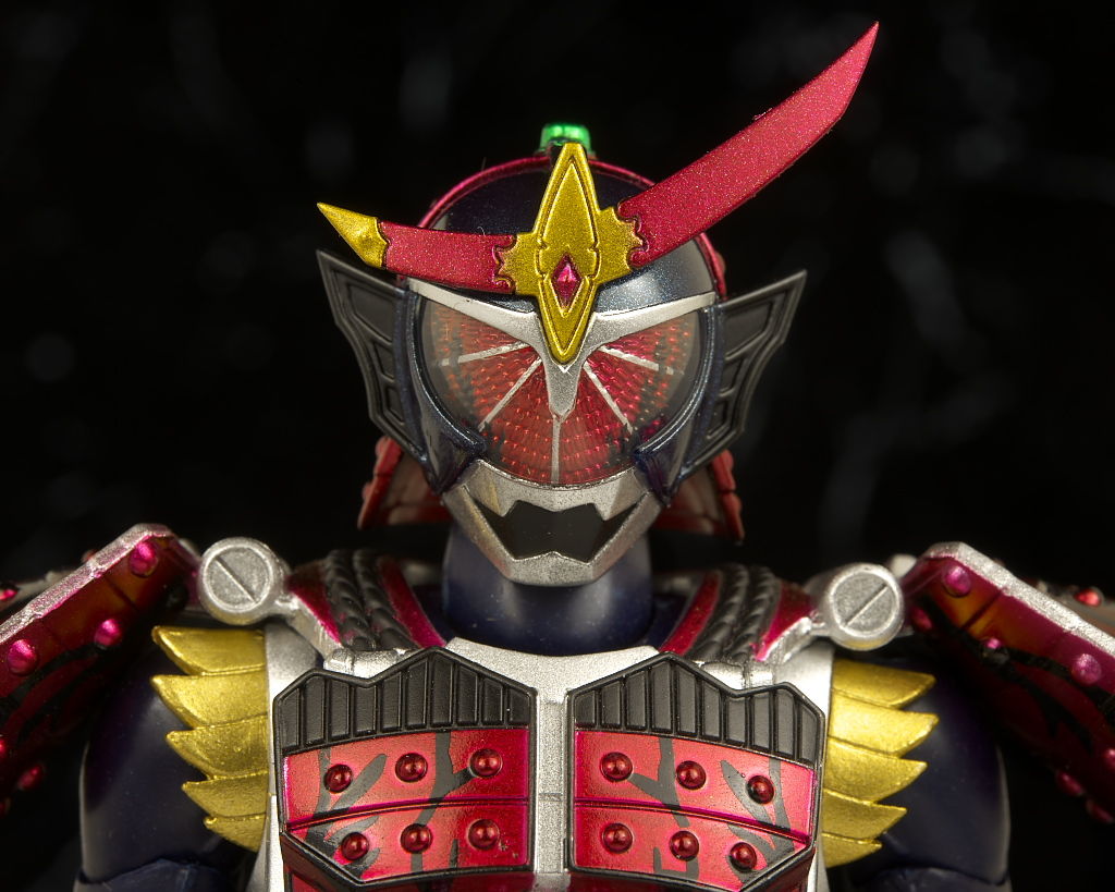 S.H.フィギュアーツ 仮面ライダー武神鎧武 レビュー : はっちゃか S.H.フィギュアーツ 仮面ライダー武神鎧武 レビュー : はっちゃか