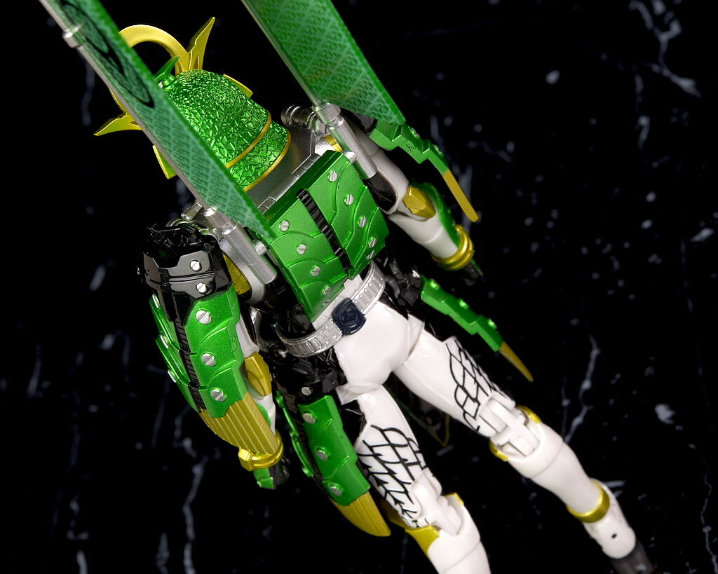 フィギュアーツ 仮面ライダー鎧武 セット&斬月カチドキ 舞台「仮面ライダー斬月」-鎧武外伝-』フィギュアーツ斬月