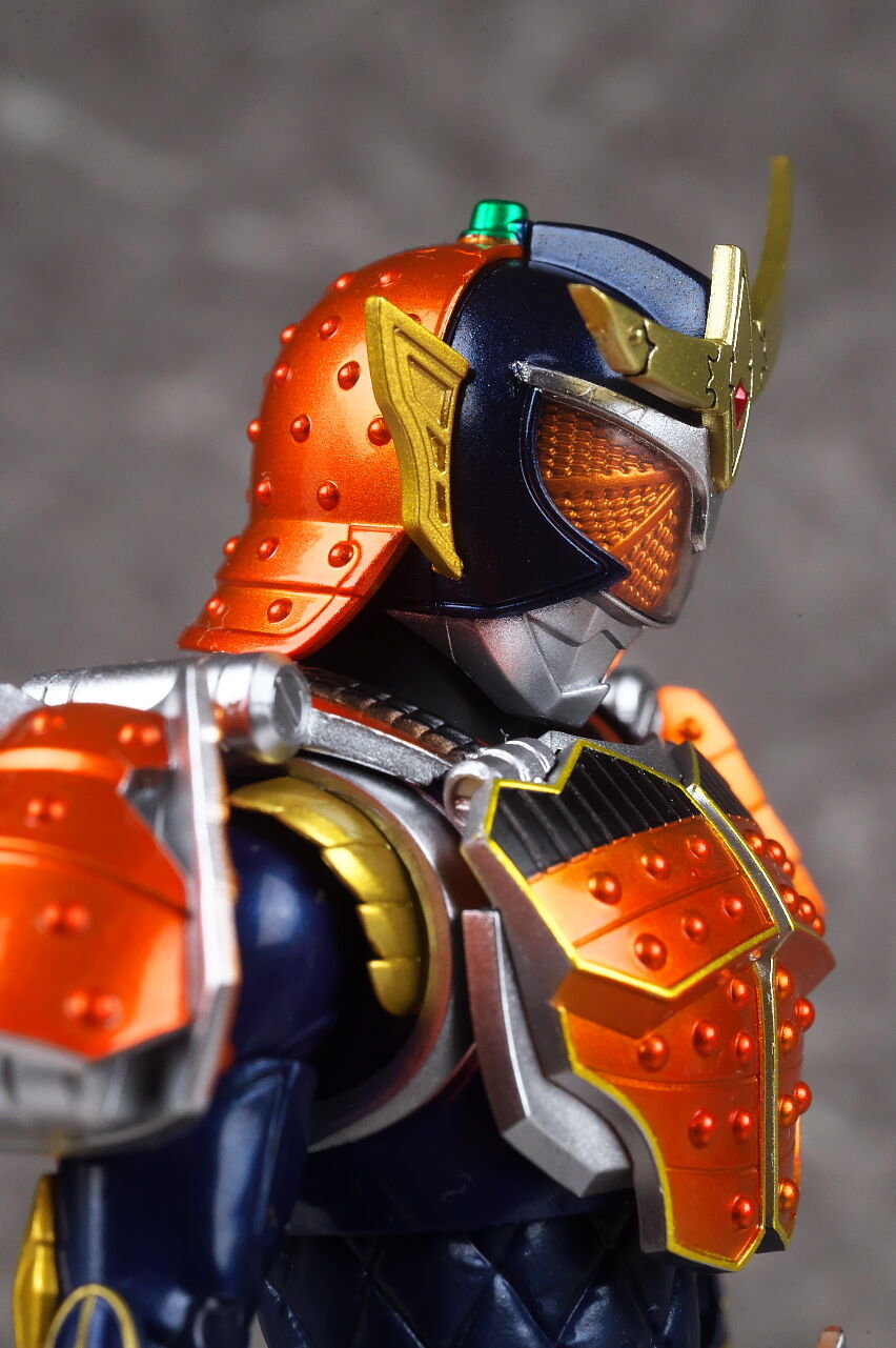 S.H.フィギュアーツ (真骨彫製法) 仮面ライダー鎧武 オレンジ