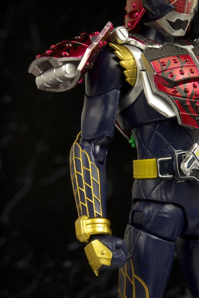 S.H.フィギュアーツ 仮面ライダー武神鎧武 レビュー : はっちゃか