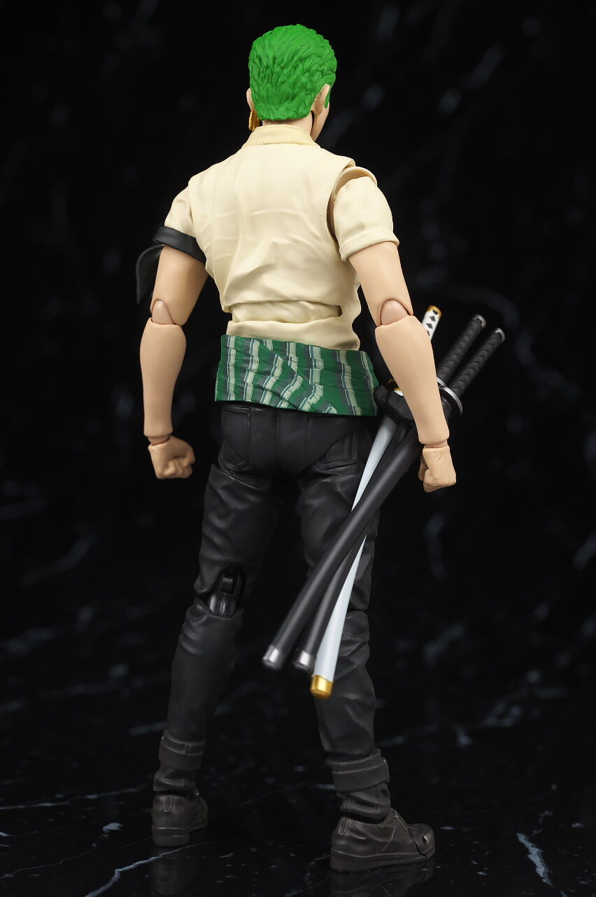 新品】ロロノア・ゾロ 1/6スケールフィギュア〈実写版 真剣佑