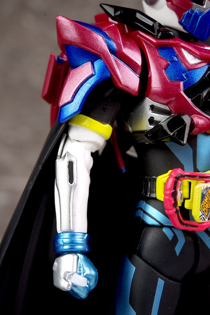 S.H.フィギュアーツ 仮面ライダーブレイブ ファンタジーゲーマー S.H.フィギュアーツ 仮面ライダーブレイブ ファンタジーゲーマー