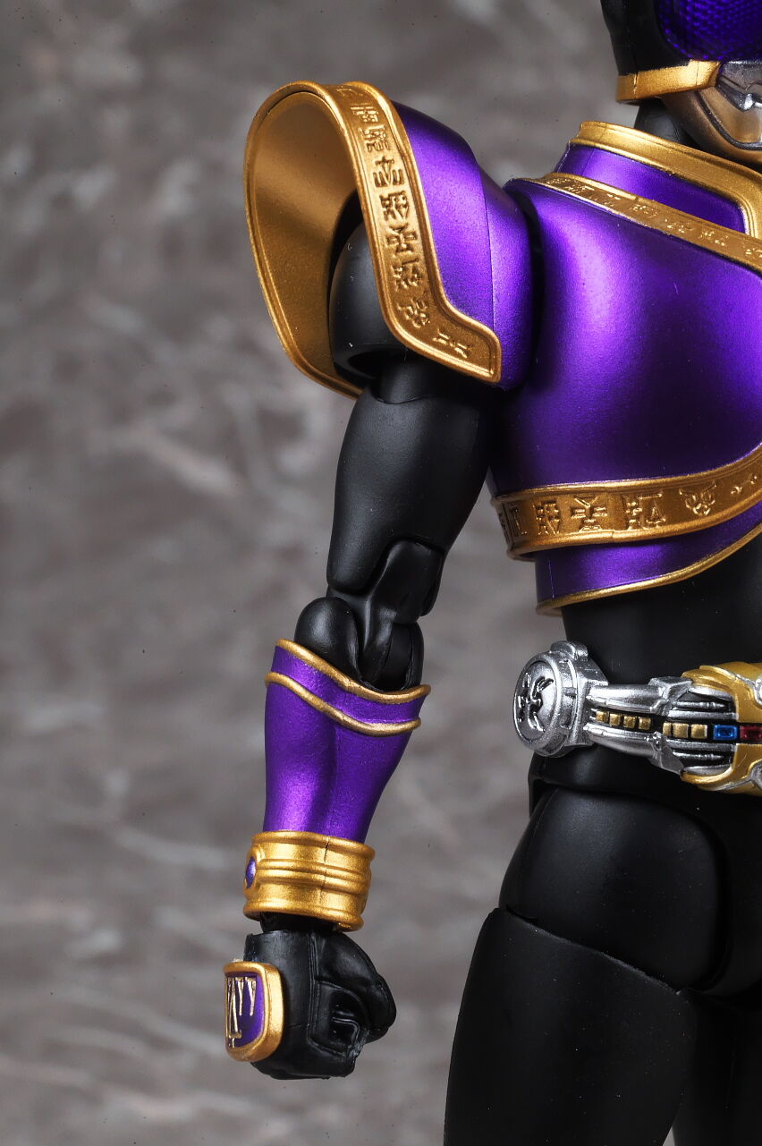 S.H.フィギュアーツ(真骨彫製法) 仮面ライダークウガ ライジング