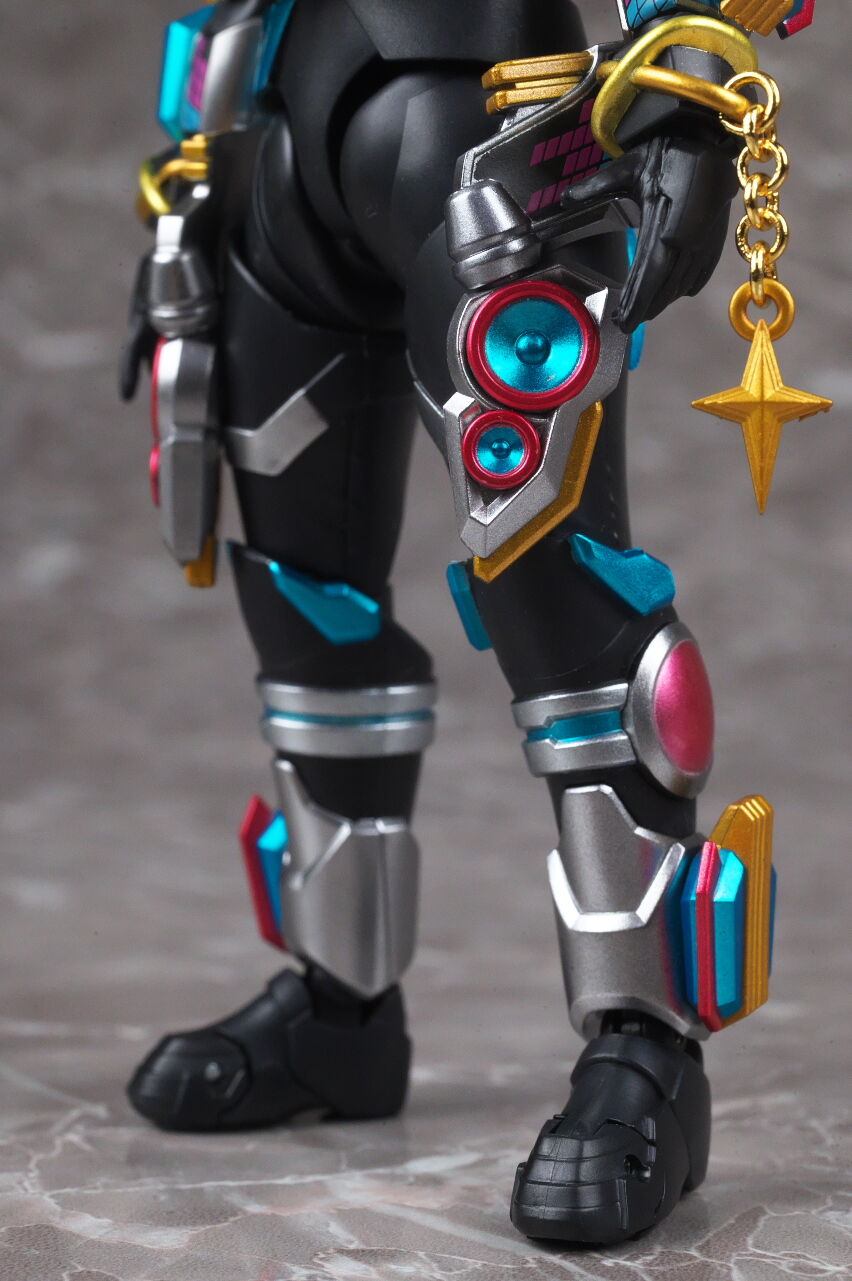 S.H.フィギュアーツ 仮面ライダーナーゴ フィーバービート