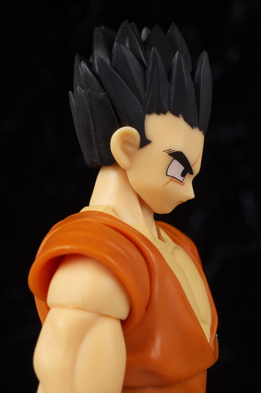 Amazon.co.jp: BANDAI S.H.Figuarts ヤムチャ 地球人屈指の実力