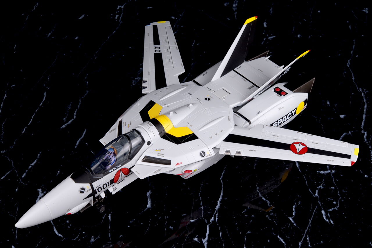 未開封品DX超合金 初回限定版 VF-1Sバルキリー ロイ・フォッカースペシャル