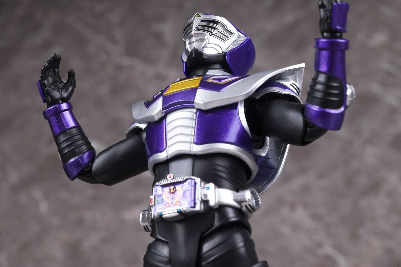 S.H.フィギュアーツ（真骨彫製法） 仮面ライダー王蛇 レビュー : はっ