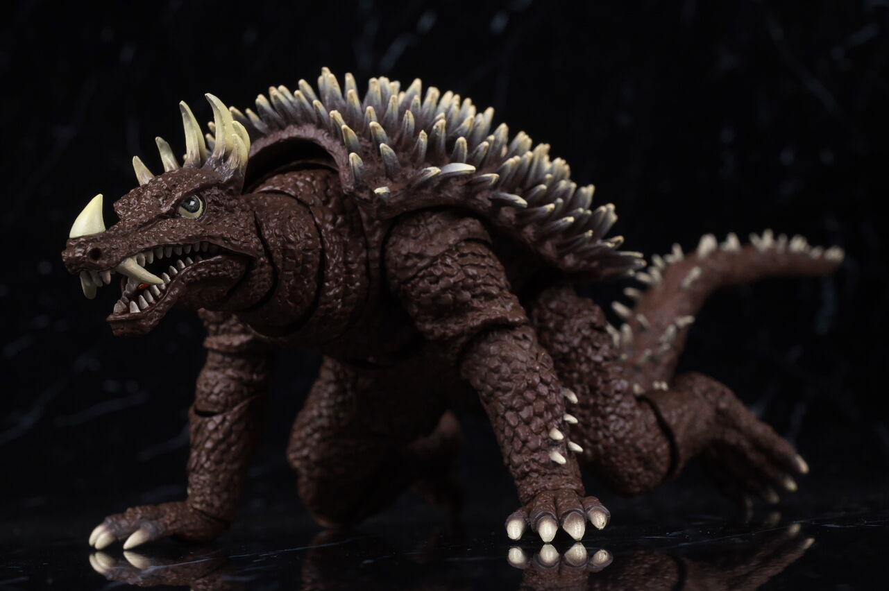 S.H.MonsterArts Anguirus（1972） Review ! - YouTube