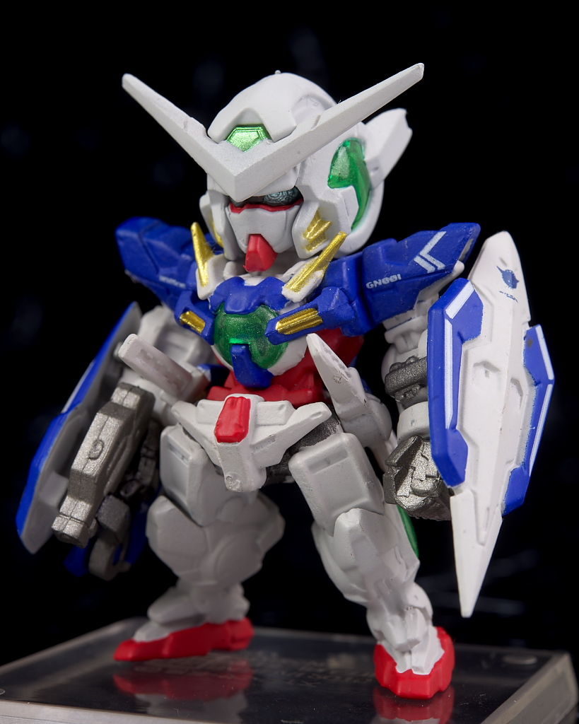 ガンダムコンバージ　コア　ガンダム00 10周年メモリアルセット sddefault.jpg