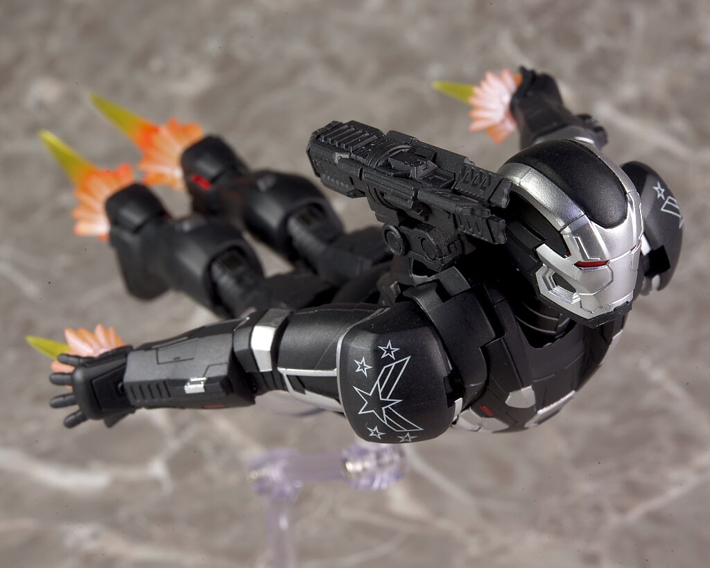 SHフィギュアーツ　ウォーマシンマーク６ Amazon.co.jp: バンダイ(BANDAI) S.H.Figuarts ウォーマシン