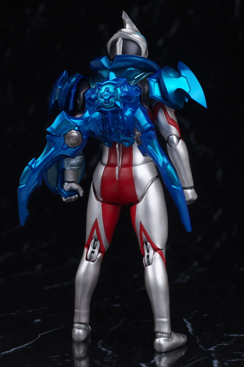 S.H.フィギュアーツ ウルトラマンアーク ＋ソリスアーマー / ルーナアーマー Amazon.co.jp: [バンダイ(BANDAI)] ウルトラマンアーク ウルトラ