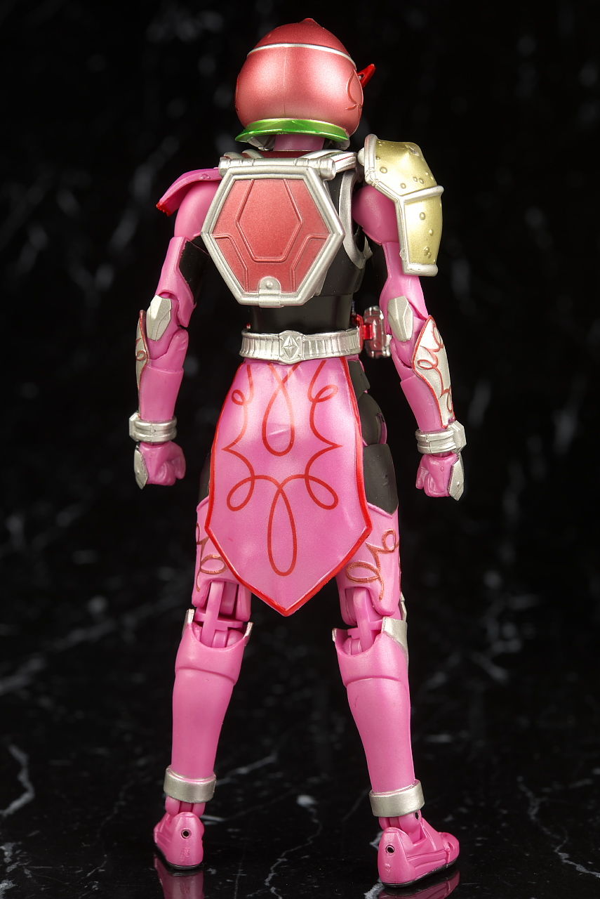 S.H.フィギュアーツ 仮面ライダーマリカ ピーチエナジーアームズ