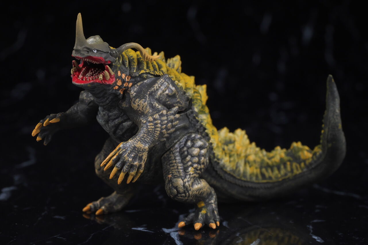 フィギュア　ネロンガ 「シン・ウルトラマン」 メガソフビキット ネロンガ（シン・ウルトラマン）/ メガソフビキット【SKC1026