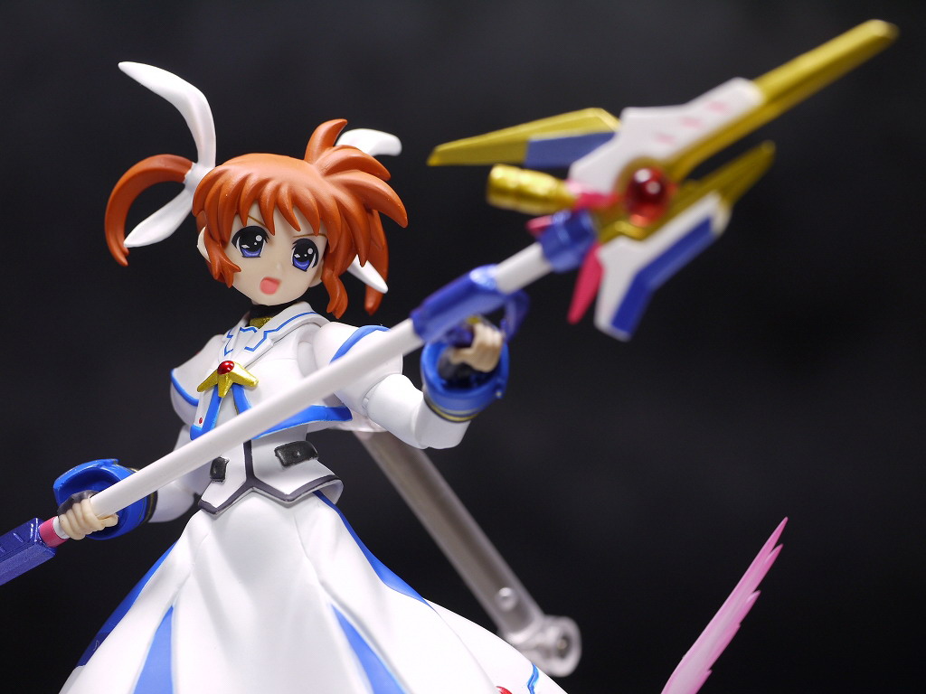 Amazon.co.jp: figma 高町なのは The MOVIE 1st ver. : ホビー