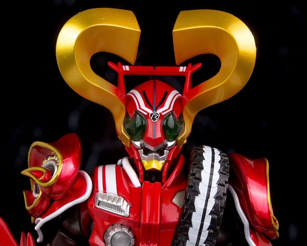 S H フィギュアーツ 仮面ライダーハート レビュー はっちゃか S H フィギュアーツ 仮面ライダーハート レビュー はっちゃか