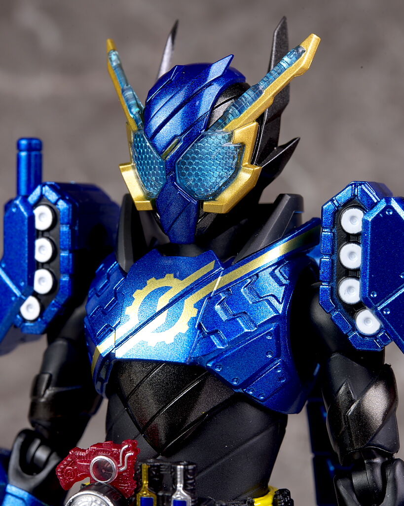 S.H.フィギュアーツ仮面ライダービルド　タンクタンクフォーム S.H.フィギュアーツ 仮面ライダービルド タンクタンクフォーム
